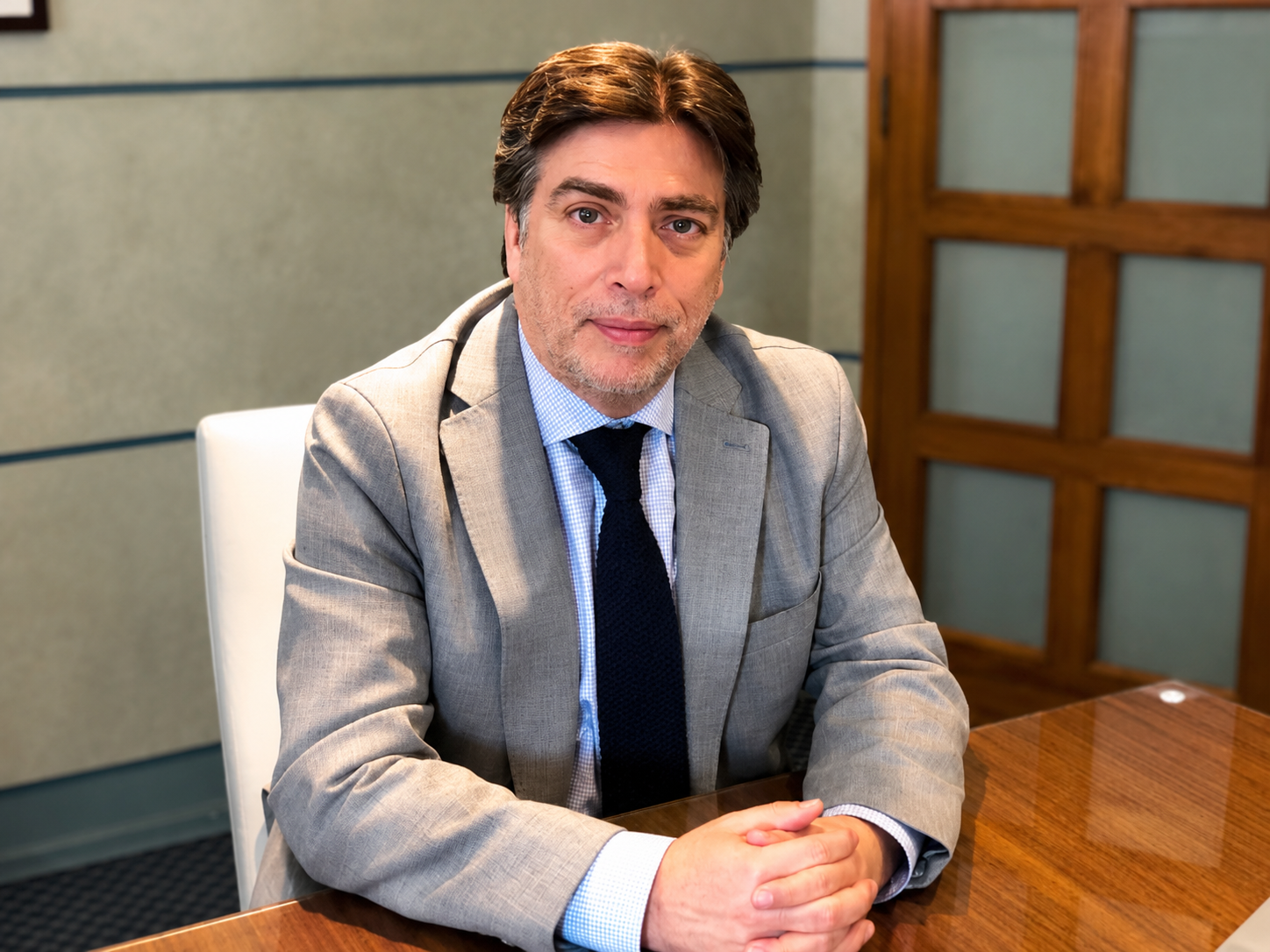 Dr. Carlos García — Cirujano Oncólogo Digestivo